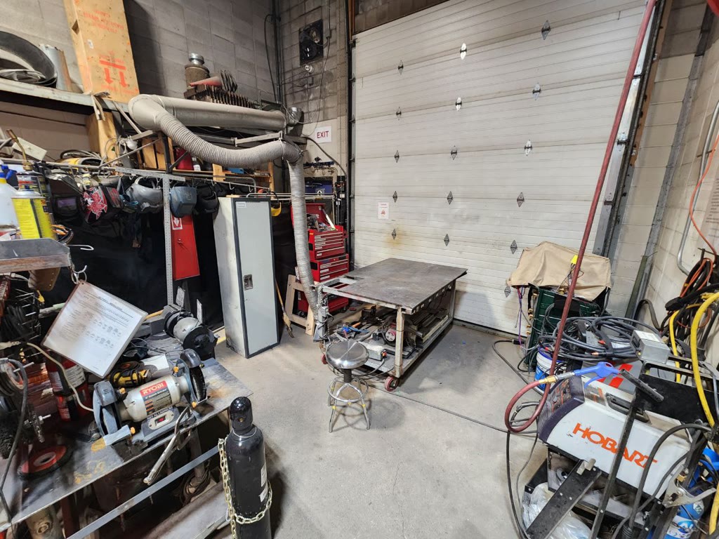 Metalworking lathe in the metal shop